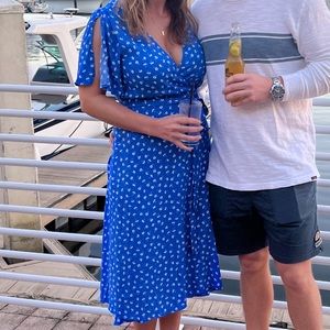 Blue and white floral wrap, dress blues